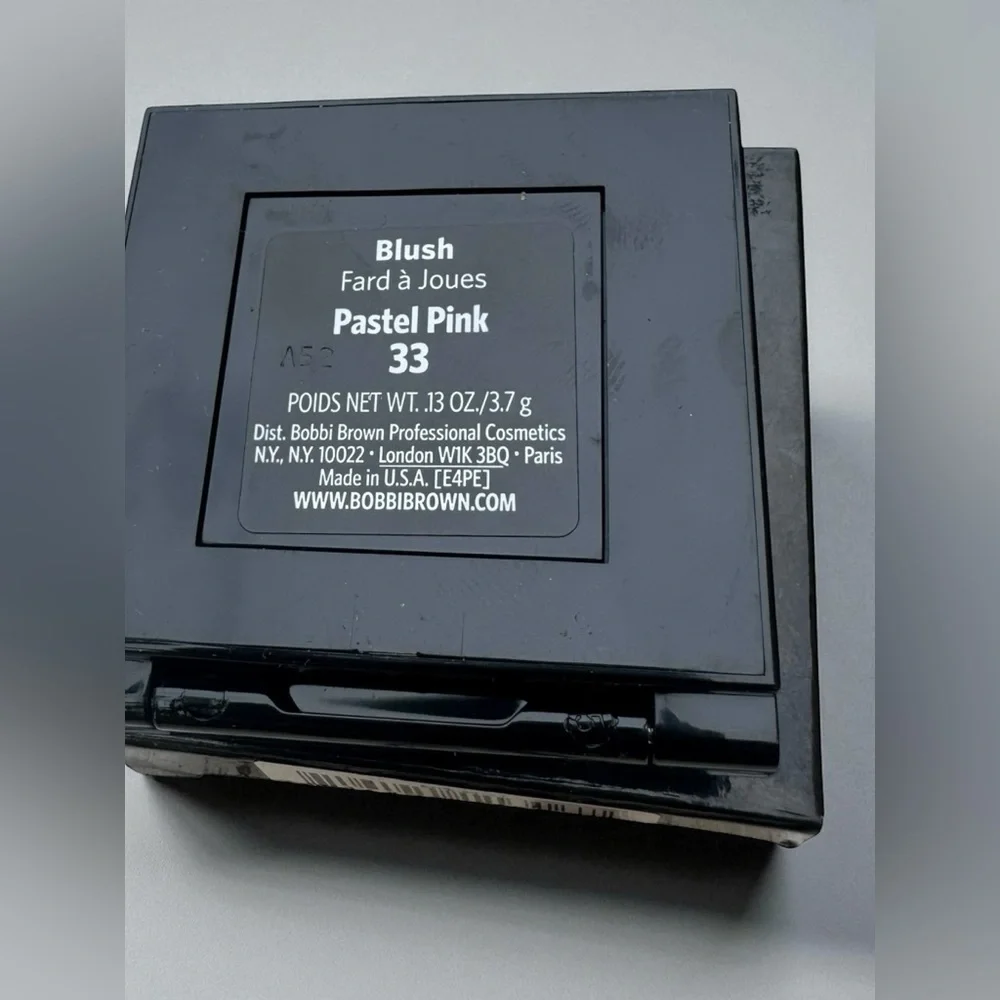Bobbi Brown (33) Pastel Pink Blush. NEW IN BOX. RARE.